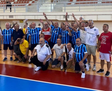 Adana Veteran Hentbol takımı Urla'da Türkiye Şampiyonu oldu
