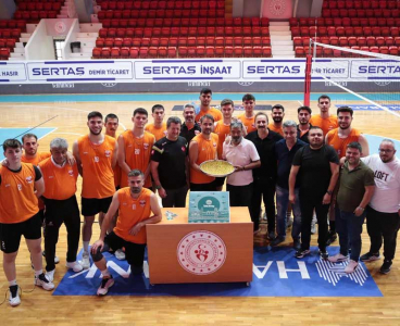 KÖSE'DEN ADANASPOR VOLEYBOLA TATLI İKRAMI