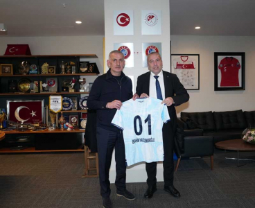 Demirspor Başkanı Zeybek'ten, TFF Başkanı Hacıosmanoğlu'na ziyaret