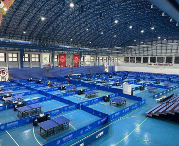 Adana’da 13. Veteranlar Masa Tenisi Turnuvası Heyecanı