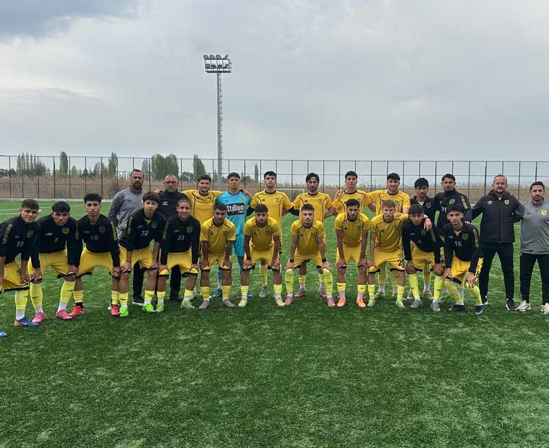 Adana 01 FK U19, Sultanbeyli Belediye Spor'u 3-1'le geçti