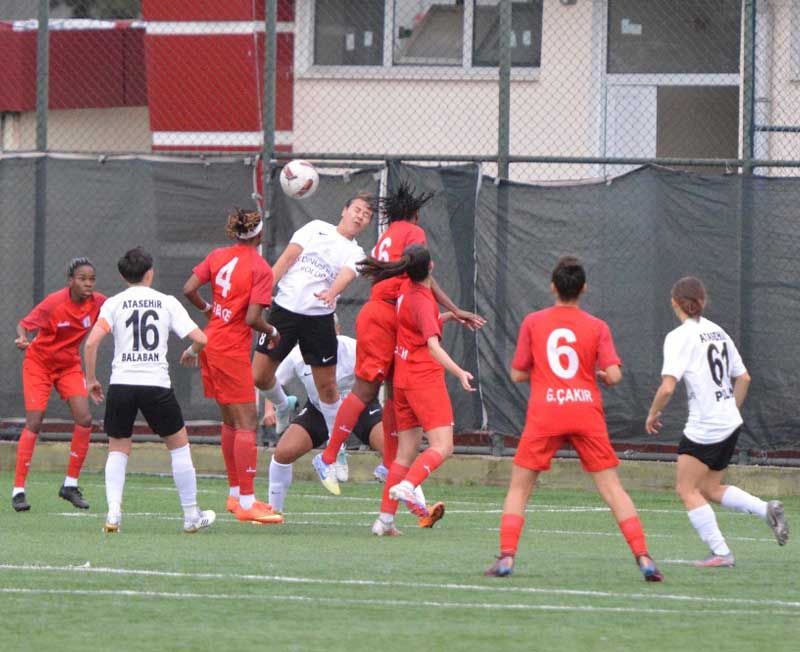 Adana İdmanyurdu, Ataşehir Belediyespor'a 2-1 yenildi