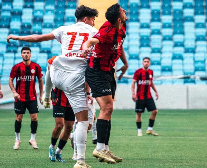 Adanaspor sahasında Karaköprü Belediyespor'a 3-1 kaybetti