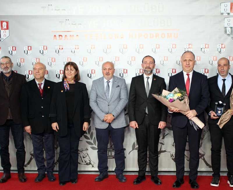 Çukurova Gazeteciler Cemiyeti Koşusu'nu Syntagma kazandı