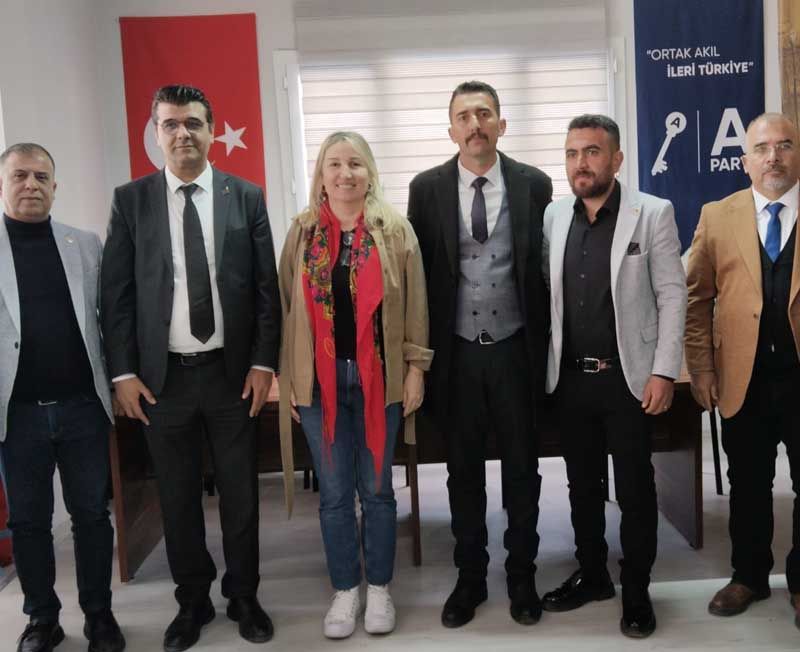 Anahtar Parti Feke’de Güç Gösterisi Yaptı