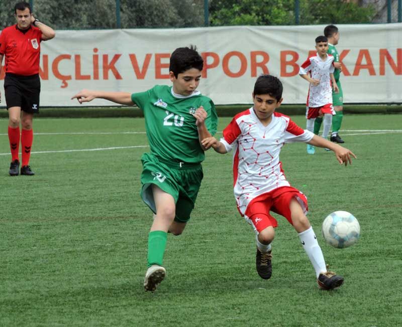 Gülpınarspor, Karaisalıspor'u 1-0 yendi