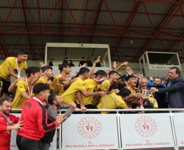 Adana Vefaspor U-18 takımı Türkiye Şampiyonu oldu
