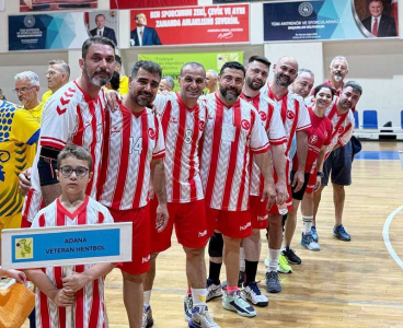 ADANALI VETERAN HENTBOLCULAR ŞAMPİYONLUĞA ABONE OLDU
