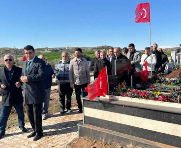 Anahtar Partisi Adana İl Teşkilatı deprem şehitlerini andı