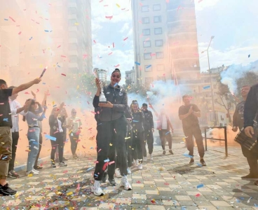 Şampiyon Büyükşehir Belediyespor'a coşkulu karşılama