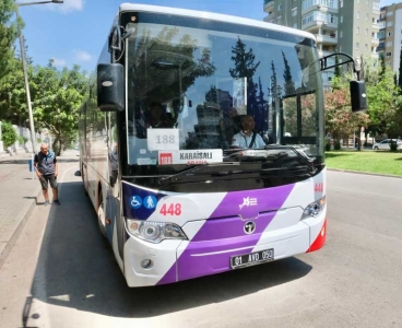 Başkan Zeydan Karalar Karaisalı hattına 2 yeni otobüs ekledi
