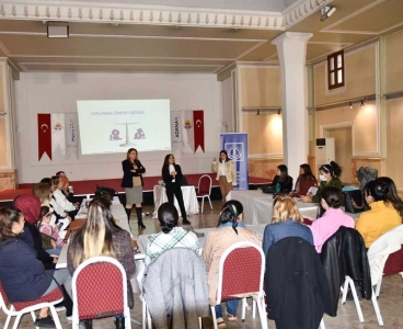 Büyükşehir'den kadına yönelik şiddete karşı verilen eğitime destek