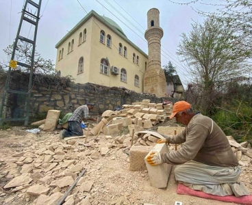 Büyükşehir'den Kozan’da asfalt, köprü ve minare çalışması