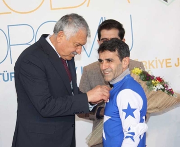 Adana Büyükşehir Belediye Başkanlığı Koşusu’nu King Berkay kazandı