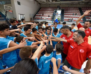 Büyükşehir Yaz Spor Okulları faaliyetlerini genişleterek sürdürüyor