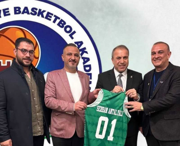 Ceyhan Belediye Basketbol Akademisi TBF Genel Sekreteri Serhan Antalyalı ile buluştu