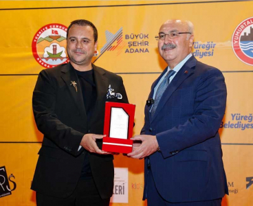 Dr. Gündoğdu’ya Vali Köşger’den Onur Ödülü
