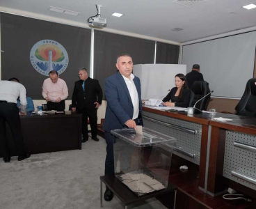 Adana Büyükşehir Belediye Başkan Vekili Güngör Geçer oldu