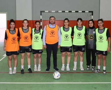 Kız Futsal Takımının Yardımına Kocaispir yetişti
