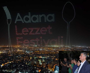 Lezzet Festivali'nde Adana Gökyüzü Aydınlandı