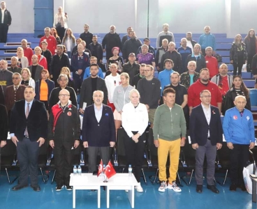 Uluslararası Veteranlar Masa Tenisi Turnuvası'na Görkemli Açılış