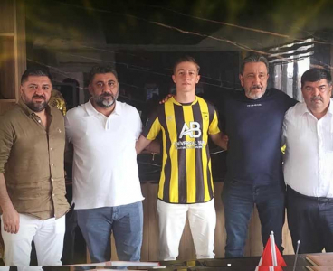 Mir Tuğra Bilgici Profesyonel imzayı attı