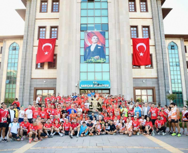 SARIÇAM'DA 350 SPORCU CUMHURİYET İÇİN KOŞTU