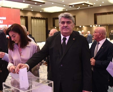 Serdal Adalı TJK Başkanlığı'na 5'inci kez seçildi