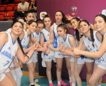 Adana Büyükşehir Belediyespor, Emlak Konut'u 67-62 yendi, çeyrek finale yükseldi
