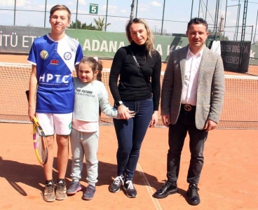 Savaş mağduru 14 yaşındaki Ukraynalı tenisçiye Adana kucak açtı 