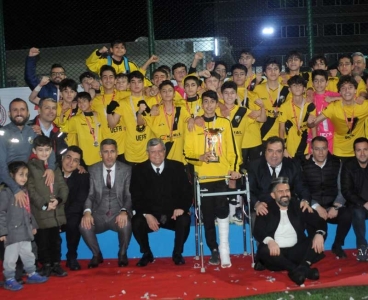 U-14 Futbol Adana Şampiyonu Vefaspor oldu