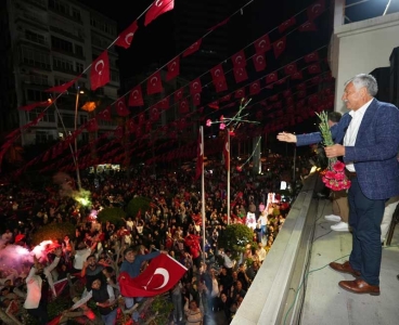 Adana halkı Zeydan Karalar ve CHP dedi