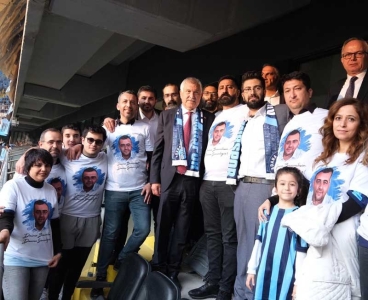 Zeydan Karalar, Merhum Samet Güdük'ün ailesiyle Demirspor maçını izledi
