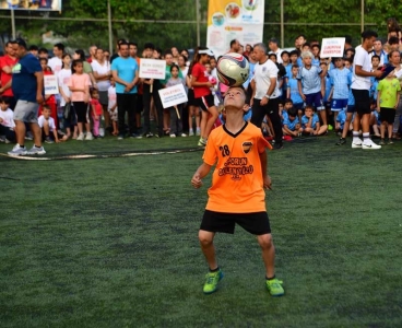 Çukurova’da çocuklar yaz tatilini sporla değerlendiriyor