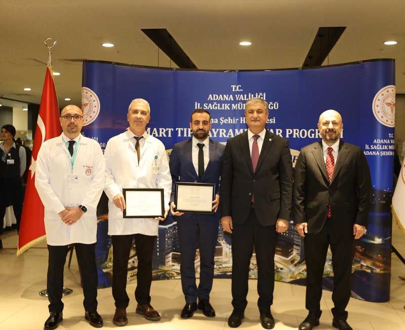 Vali Yavuz ve Nacar, sağlık çalışanları ile iftar yaptı