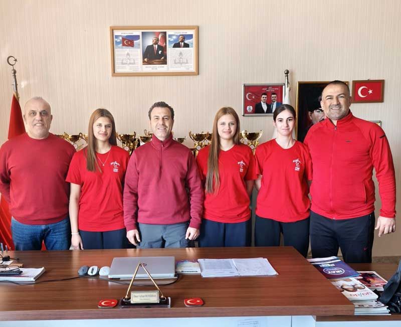 Spor Lisesi'nden 3 Hentbolcü U20 Milli Takım Kampına Davet Edildi