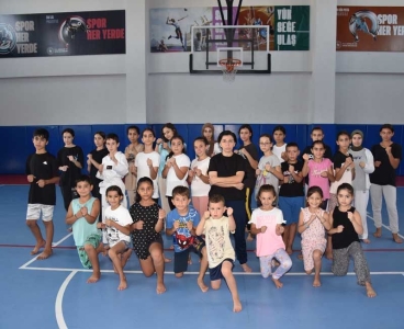 Ceyhan Belediyesi'nin Yaz Spor Okulları Devam Ediyor