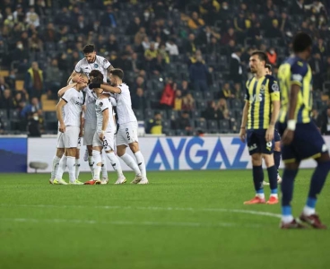 Demirspor Fenerbahçe'den rövanşı aldı:2-1