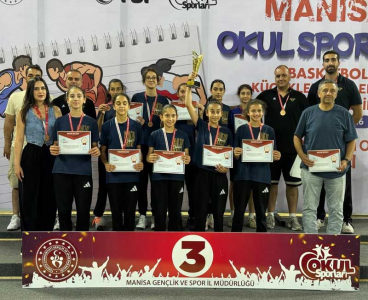 Alkışlar Türkiye 3.'sü olan Gazi Ortaokulu Basketbol Takımına Gelsin
