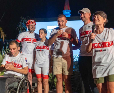 Üç Özel Sporcu ve Oğuz Ömür IRONMAN 70.3'te Limitleri Zorluyor