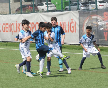 Mavi Şimşeklerspor, Seyhan Demirspor'u farklı yendi: 7-0