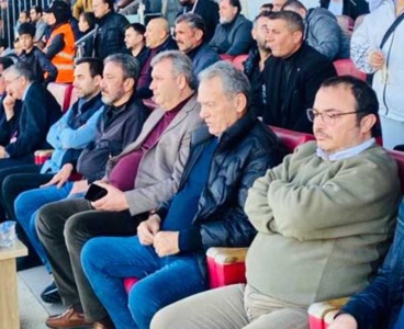 MHP Milletvekili Muharrem Varlı'dan Adana 1954 FK'ya destek