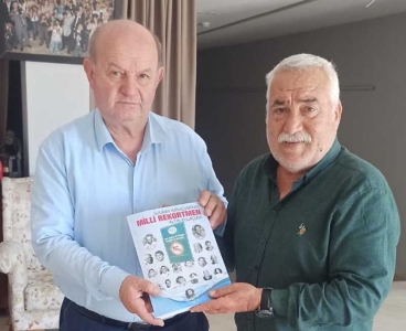 Gazeteci Ramazan Şanıvar'dan Yüzme Sporuyla ilgili Tarihi Kitap