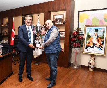 Murat Sancak'tan Başkan Soner Çetin'e şampiyonluk ziyareti