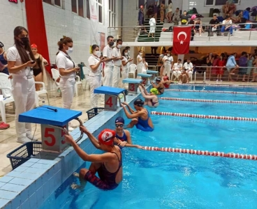 Yüzmede Milli Takım Seçme ve Baraj Geçme Yarışları Tamamlandı